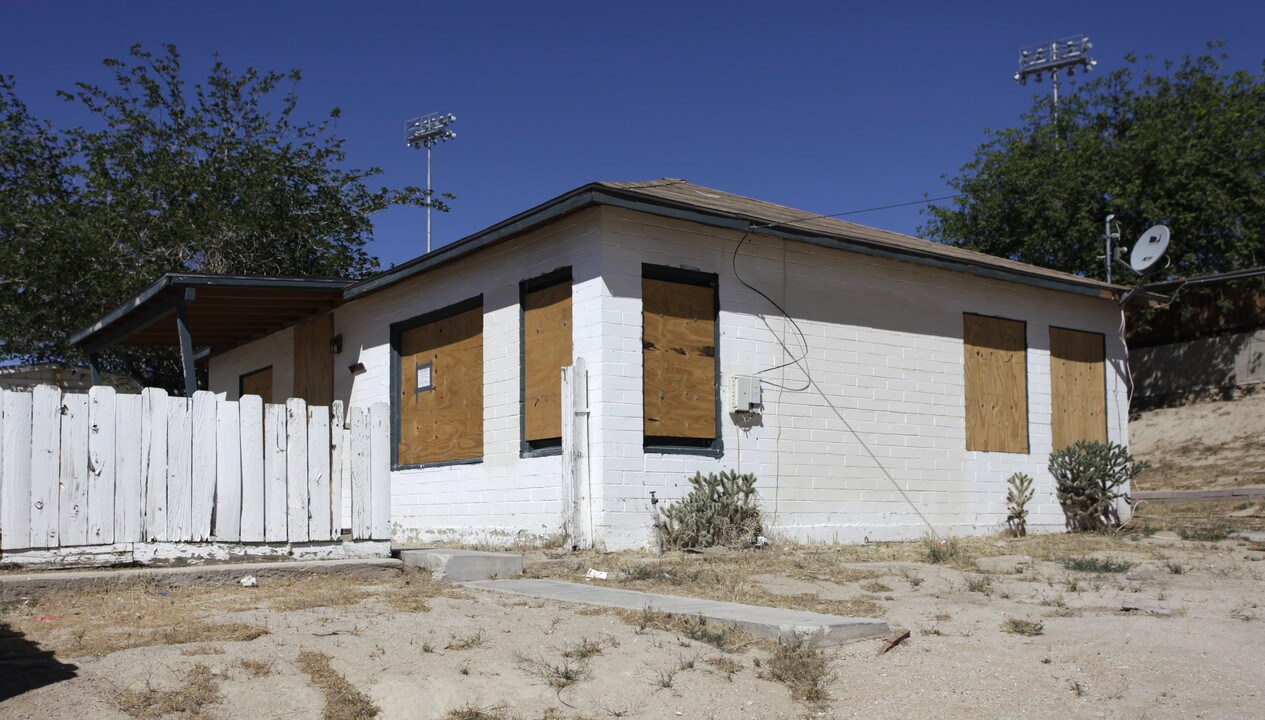 15342-15344 6th St in Victorville, CA - Building Photo