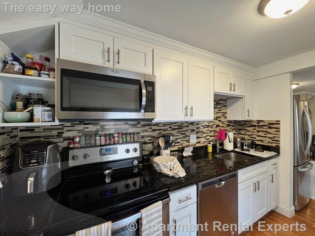 25 4th St, Unit 1 in Medford, MA - Building Photo - Building Photo