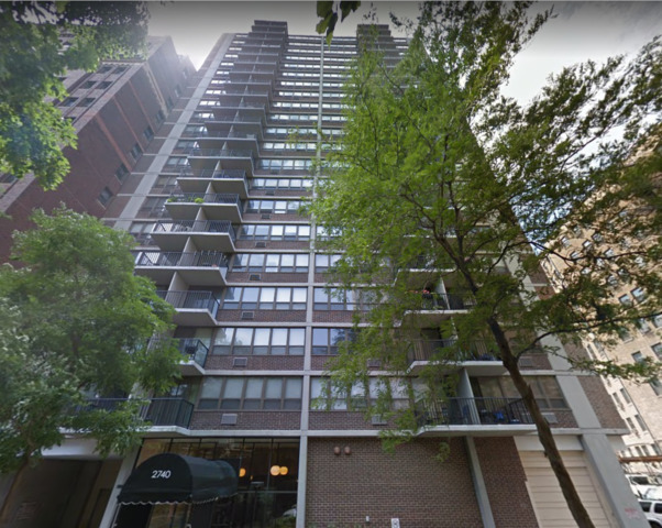 2740 N Pine Grove Ave in Chicago, IL - Building Photo