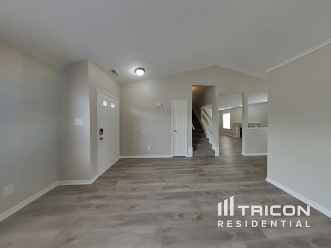 1102 Berwyn Rd in Whiteland, IN - Foto de edificio - Building Photo