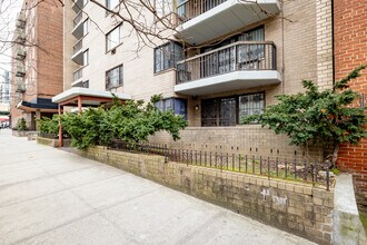 134-46 Maple Ave in Flushing, NY - Building Photo - Building Photo