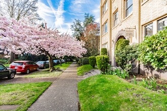 Dixonian in Seattle, WA - Building Photo - Building Photo