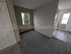 1314 Cedar Dr in Lorain, OH - Building Photo - Building Photo