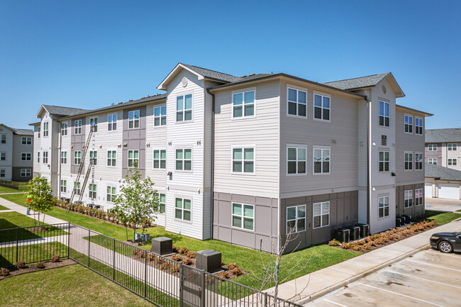 Royal Spring in Spring, TX - Building Photo - Building Photo