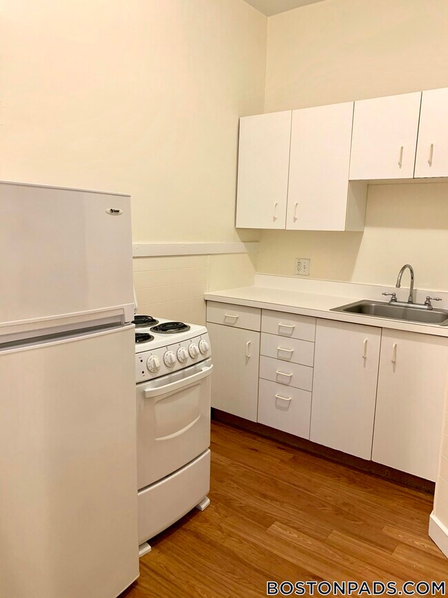 504 Beacon St, Unit 34