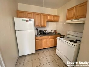 208 Kelton St in Boston, MA - Building Photo - Building Photo