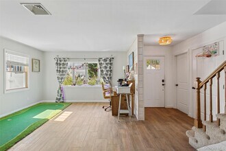 58 Forester St in Long Beach, NY - Foto de edificio - Building Photo