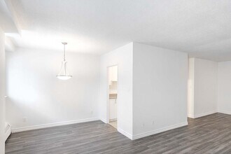 5460 Sunnybrooke Ave in Côte-St-Luc, QC - Building Photo - Building Photo