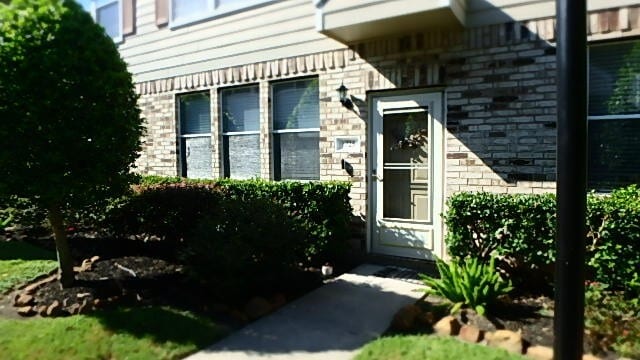 property at 1725 Kemah Village Dr