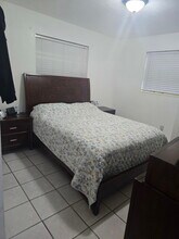 464 E 50th St in Hialeah, FL - Building Photo - Building Photo