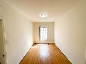 350 N Orange Grove Ave in Los Angeles, CA - Foto de edificio - Building Photo