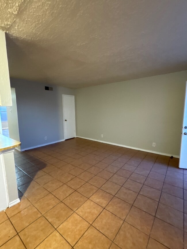 928 San Pedro Dr SE in Albuquerque, NM - Building Photo - Building Photo