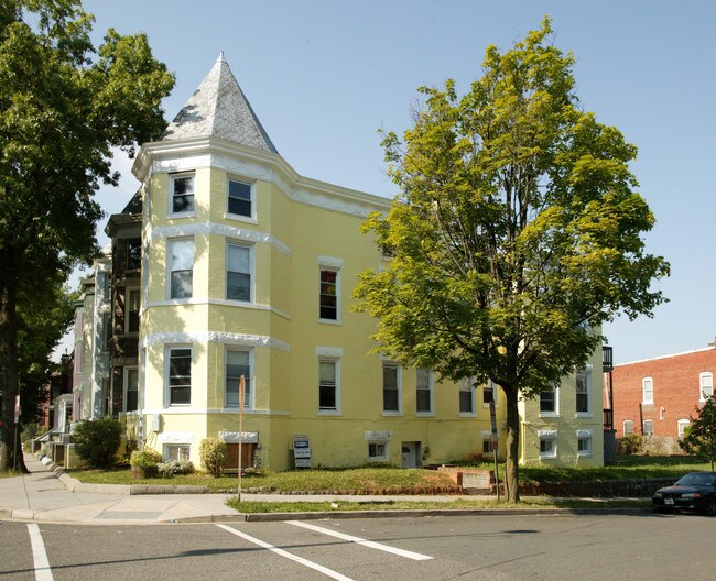 2034 N Capitol St NW