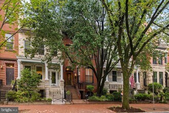 1120 East Capitol St NE in Washington, DC - Building Photo - Building Photo