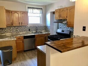 849 Bower Hill Rd in Pittsburgh, PA - Building Photo - Building Photo