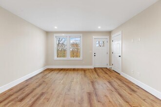26 Lyndale Ave in Gloucester, MA - Foto de edificio - Building Photo