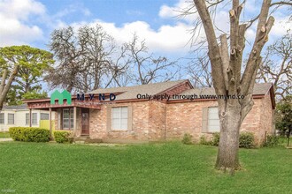 4900 Hope St-Unit -Apt 1 in River Oaks, TX - Foto de edificio - Building Photo