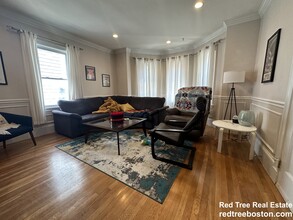 8 White Ave, Unit 2 in Chestnut Hill, MA - Building Photo - Building Photo