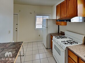 1146 E 15th St in Oakland, CA - Building Photo - Building Photo