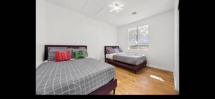 792 Valley Rise Dr in Henderson, NV - Foto de edificio - Building Photo