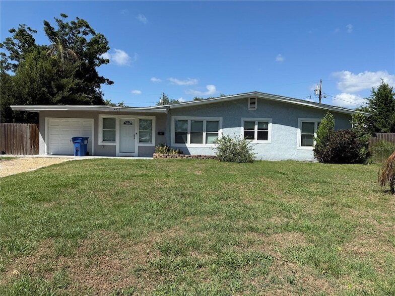 4921 33rd Terrace N in St. Petersburg, FL - Building Photo