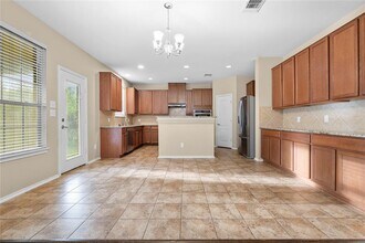 14308 Lake Victor Dr in Pflugerville, TX - Building Photo - Building Photo