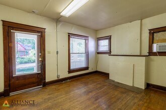 1010 Osage St in Manhattan, KS - Building Photo - Building Photo