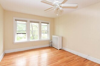 3902 W Argyle St, Unit A4 in Chicago, IL - Building Photo - Building Photo