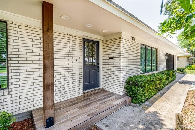 1401 Marigold Ave in McAllen, TX - Building Photo - Building Photo
