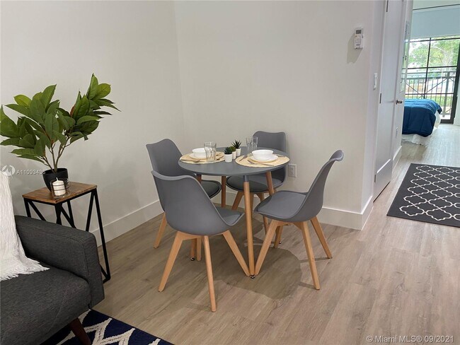 4100 SW 64th Ave-Unit -214 in Davie, FL - Building Photo - Building Photo