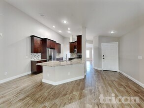 3010 Clover Blossom Cir in Land O Lakes, FL - Foto de edificio - Building Photo