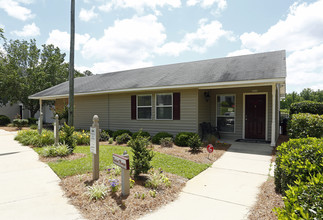 Mallard Cove Apartments in Sanford, NC - Building Photo - Building Photo