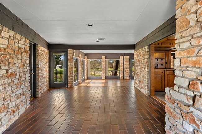 108 Augusta Ln in Wimberley, TX - Building Photo - Building Photo