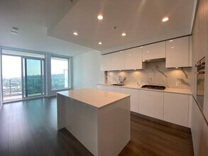 3888 Evergreen Pl in Burnaby, BC - Building Photo - Building Photo