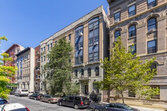 105 W 113th St in New York, NY - Building Photo - Primary Photo