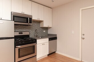 2832 W Palmer St, Unit J08W in Chicago, IL - Building Photo - Building Photo