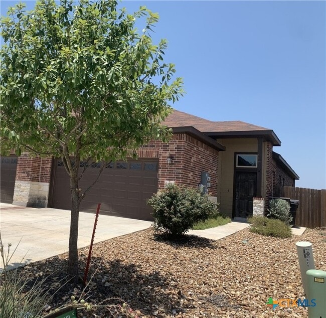property at 375 Creekside Curve