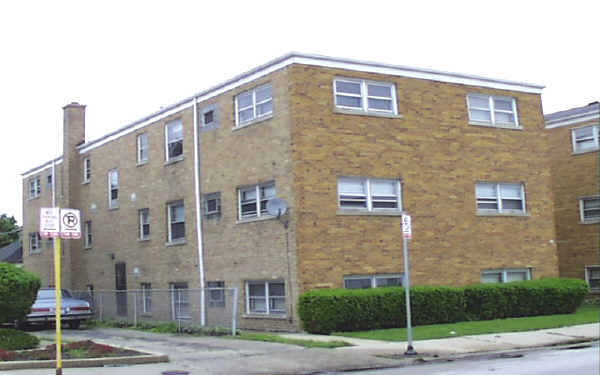 6248 W Addison St in Chicago, IL - Building Photo