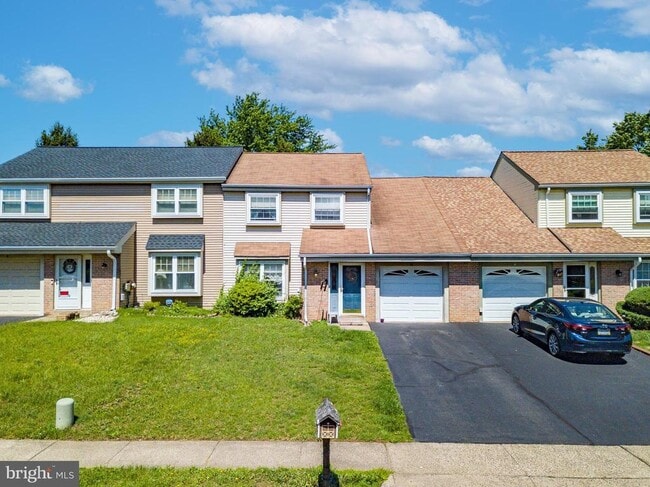property at 4 Beaver Hill Rd