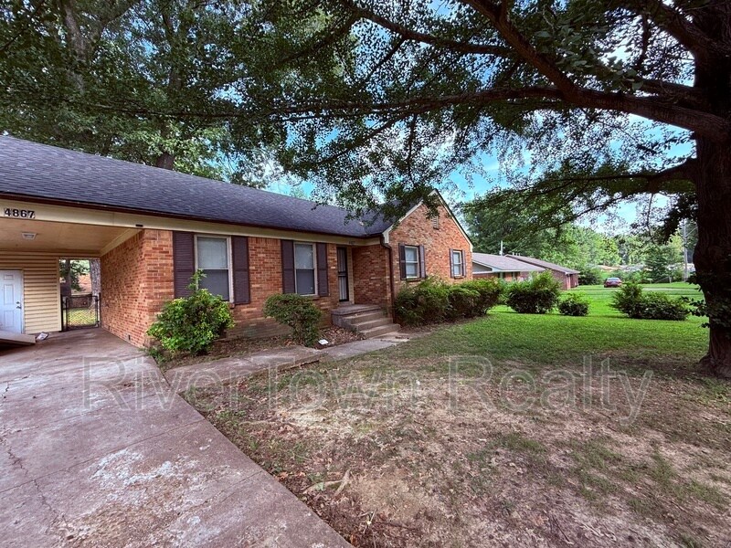 4867 Haleville Rd in Memphis, TN - Foto de edificio