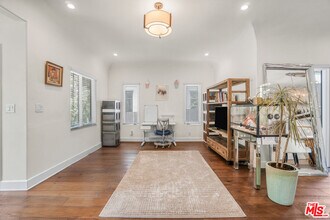 1042 S Stanley Ave in Los Angeles, CA - Building Photo - Building Photo