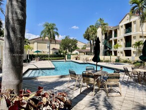 949 Riverside Dr in Coral Springs, FL - Building Photo - Building Photo