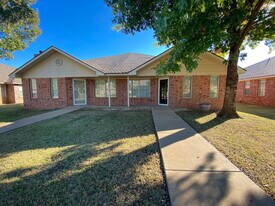 3209 110th St in Lubbock, TX - Building Photo
