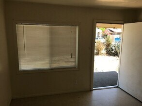 1203 E 10th St in Bakersfield, CA - Building Photo - Building Photo