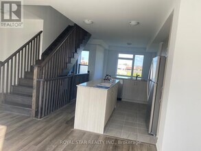 138 Keppel Cir in Brampton, ON - Building Photo - Building Photo