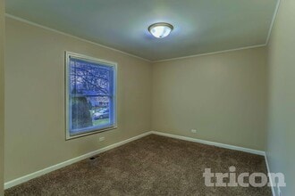 155 Ramblewood Ln in Lake Zurich, IL - Building Photo - Building Photo