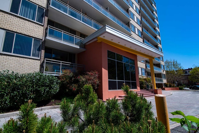 2112 New Hampshire Avenue