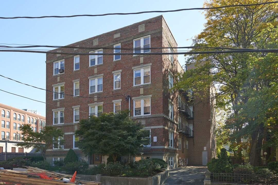 Meadow Park in Cambridge, MA - Building Photo