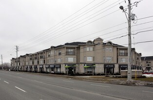 Thompson Square in Milton, ON - Building Photo