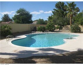6190 Darby Ave in Las Vegas, NV - Building Photo - Building Photo